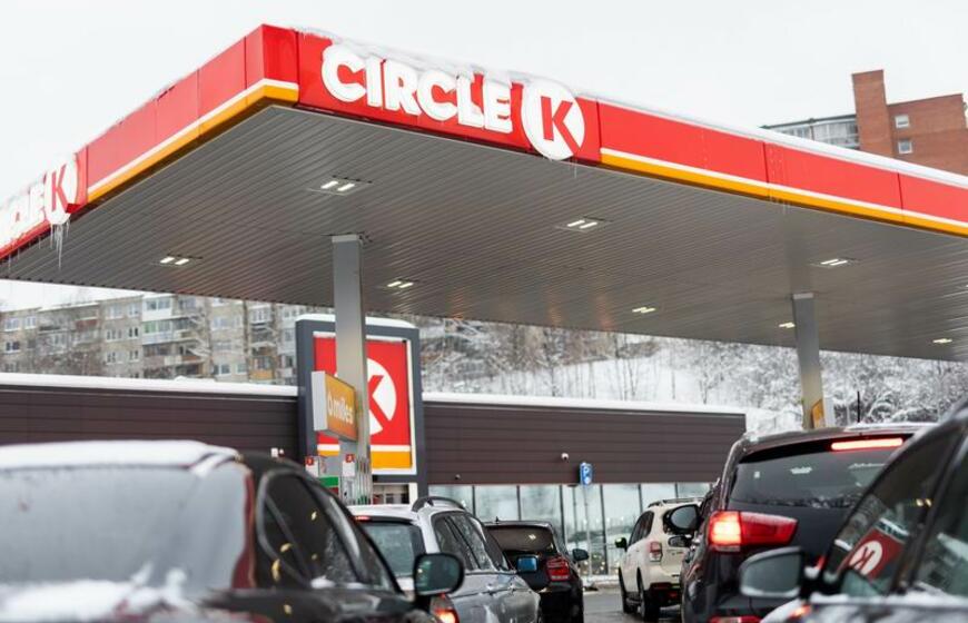 „Circle K“ savininkė už 3 mlrd. eurų iš „TotalEnergies“ įsigijo per 2 tūkst. degalinių