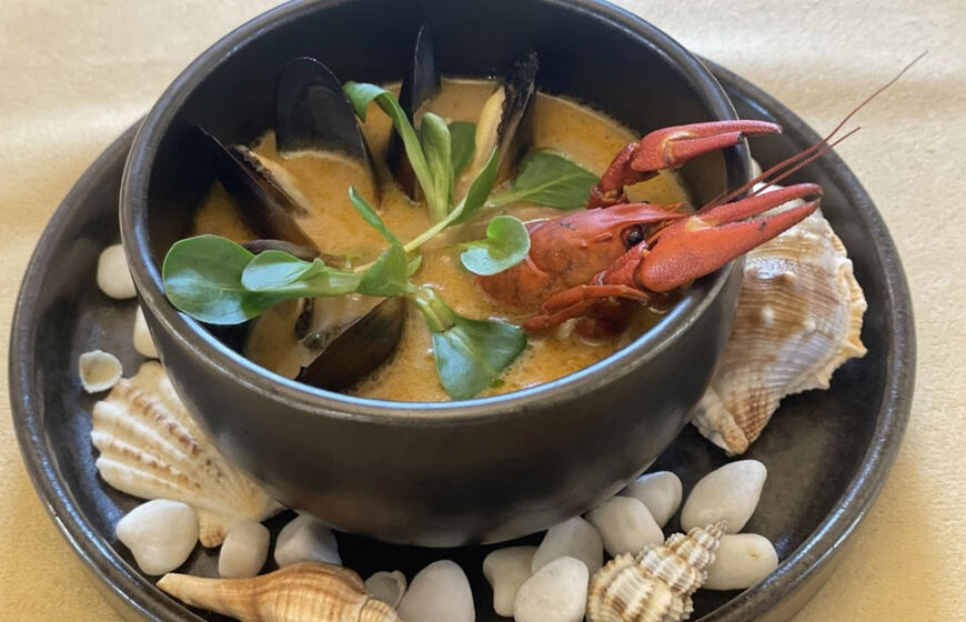 „Rusne Villa“ restorane gaminame Rusnės kraštui būdingi dvariški patiekalai, niešsiverčiame ir be žuvienės. Ž.Čepaitės nuotr. 