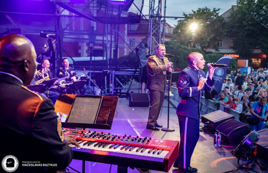 Klaipėdos pilies džiazo festivalio finalinius akordus sugrojo „Shape internacional jazz band“/NATO Jazz Orchestra iš Briuselio.