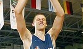 Žurnalisto užpuolimas skandalingajam Papugaičikui kainavo 200 litų 