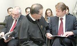 Nušalintas prezidentas - vėl Konstitucijos cerberių rankose 