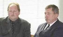 Žemėtvarkininkai teismuose gina savo abejotinus sandorius 