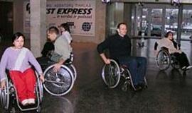 Sėdintieji invalido vežimėliuose į visuomenę integruojasi šokdami 