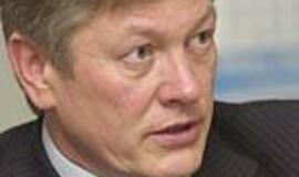 Parlamente - iššūkis pažaboti politikų savivalę 