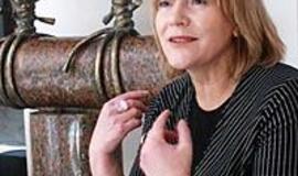 Raudoniu išsiliejusi šviesa 