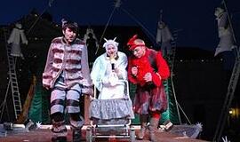 Kalėdų Senelis ir jo palyda dovanojo gerumo pasakas 