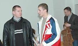 Kaltinami pelnęsi iš prostitučių darbo 