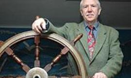 Gyvenimo bangos parplukdė į sausumą 