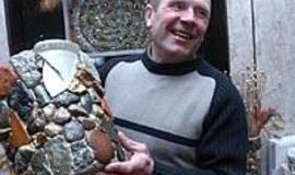 Iš pajūrio akmenų - originalūs vazonai 