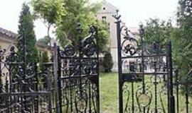 Parko valdytojams rūpi skulptūros, o ne klaipėdiečių palaikai 