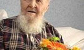 "Gyvenimas gražus - kaip lekiantis žirgas..." 