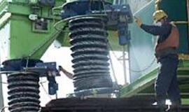 Uoste bręsta darbininkų protestai 