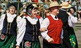 Tautinio šokio atgimimo vėjai "Iš aplinkui" 