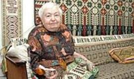 Paukščių maištas audimų raštuose 