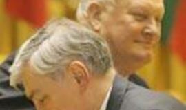 Naujos valdžios statybai - senos plytos 