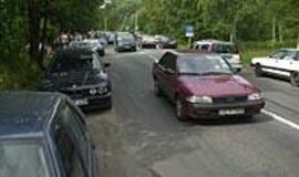 Vasarotojai tyčiojasi iš policijos 