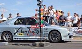 Kasmetinėse lenktynėse - pirmosios avarijos 