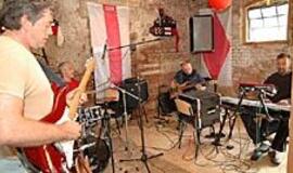 Pamario ženklai - emalyje ir muzikoje 