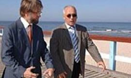 Palangos merui - siūlymas pasidažyti lūpas 