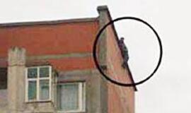 Ant daugiaaukščio stogo - atsisveikinimas su gyvenimu 