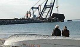 Kranas neįstengė pakelti didžiulės nuolaužos 