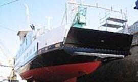 Ir kitąmet statys keltų korpusus bei konteinervežių blokus 