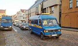 Užsimiršę maršrutininkai kursavo pro Teatro aikštę 