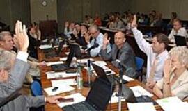 Klaipėdos politikai mėto pėdas 