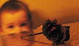 Žudanti vaiką žudo save 