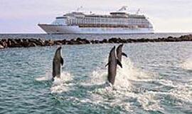 Kruizinių laivų spindesys ir skurdas 