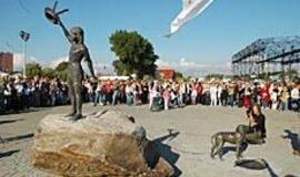 "Vaikystės svajonė: mylėk, tikėk ir lauk"