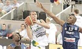 Prancūzai užgeso kaip gimtadienio torto žvakutės