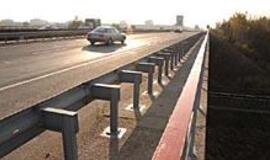 Sunkėjantys kroviniai verčia tikrinti viaduko galią 
