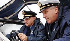 Inspektoriai Kuršių mariose pažadino miegojusį žvejį 