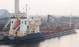 Naują terminalą valdo du žmonės 