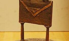 Senamiesčio problemas spręs pašto skulptūra 