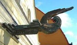 Vandalai "kovoja" su miesto puošmenomis 