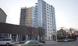 Aistros dėl daugiabučio tebeverda