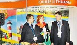 Reikalaujama laivų su žole apželdintais deniais 