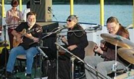 Muzikuojantis keltas - ir žiūrovams, ir atlikėjams 