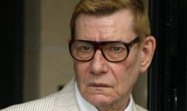 Yves Saint Laurent. Suteikęs moterims valdžią