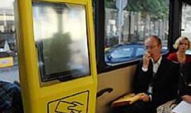 Prabilsiančiuose autobusuose - pažįstami balsai 