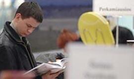 Iš nevilties lietuviai pradėjo pirkti knygas