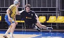 Į kovą: su varžovais ir finansų stoka