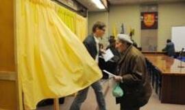 Pirmąją išankstinio balsavimo dieną savo valią pareiškė per 16 tūkst. rinkėjų