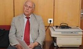 A. Šimkų ragins trauktis savo noru