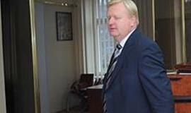 Apskrities viršininkas baigia darbą