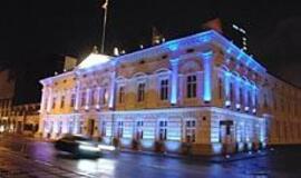 Pavaduotojas gandais apie viršininką netiki