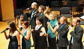 "The Svingle Singers" - dainuojantis orkestras