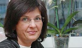 Politikai pasišovė atimti kompensaciją iš pasitraukusios valdininkės